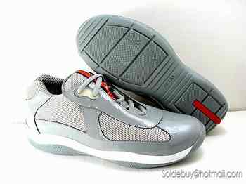 prix chaussure prada